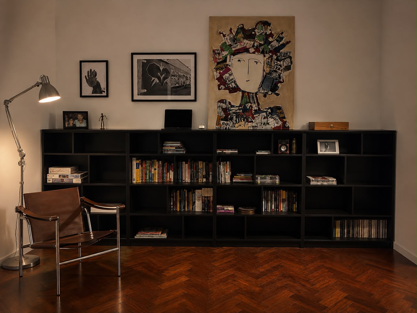 Biblioteca a medida de pared a pared